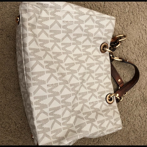 Michael Kors Handbags - Michael Kors authentic purse